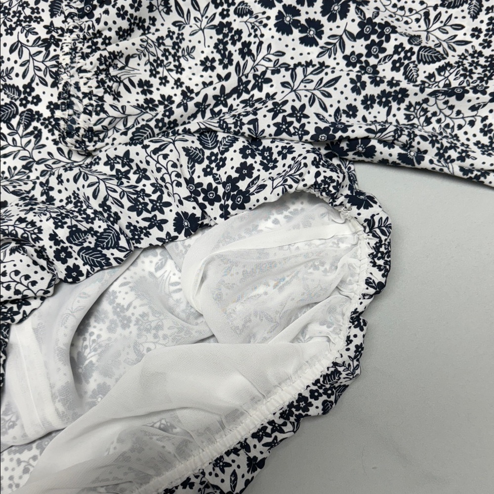 Tommy Hilfiger Monochrome Floral Blouse - Picture 4 of 4